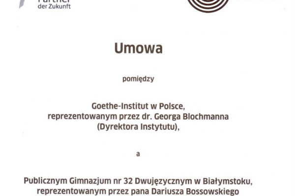 Zdjęcie przedstawiające umowę PASCH pomiędzy Goether Insitut w Polsce, a publicznym gimnazjum numer 32