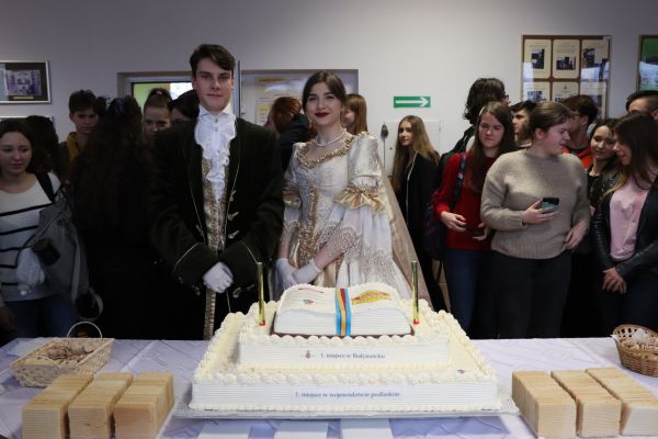 Sapieha i Sapieżanka przy torcie