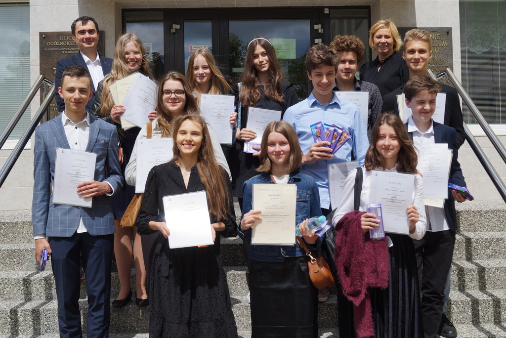 Pan dyrektor z Olimpijczykami Sukcesy naukowe uczniów SP53